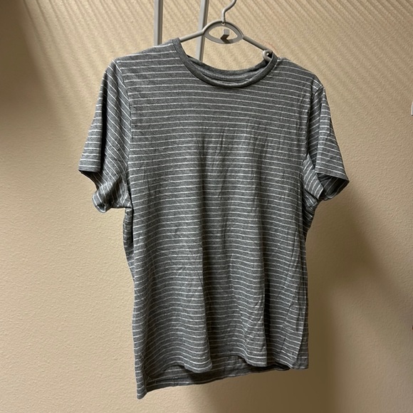 Old Navy grey striped t-shirt (S/P) - Picture 1 of 3